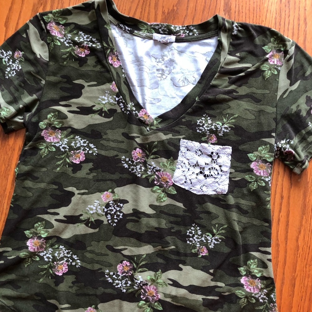 CAMO/FLOWER TOP